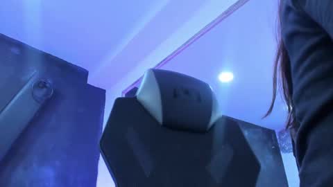 Snapshot of darlingbdsm_ chatting on November 28, 12:41 pm Darling online show from November 28, 12:41 pm