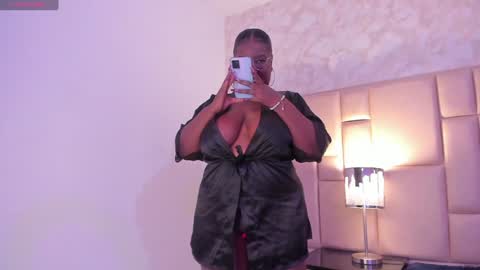  Darnell Queen online show from December 15, 8:41 am