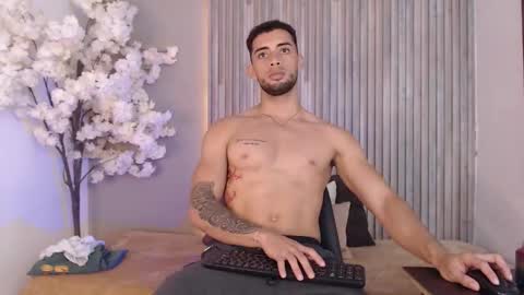 Snapshot of daron_66 chatting on December 16, 2:05 am Kael online show from December 16, 2:05 am