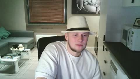 Dario online show from October 31, 8:21 pm