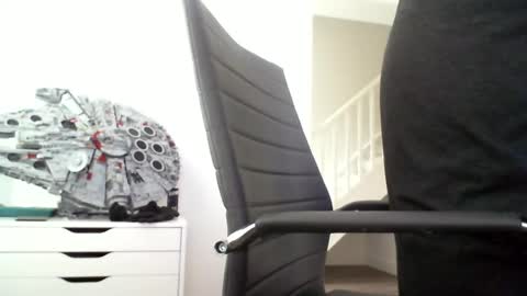 davesu12345 online show from November 17, 8:42 am