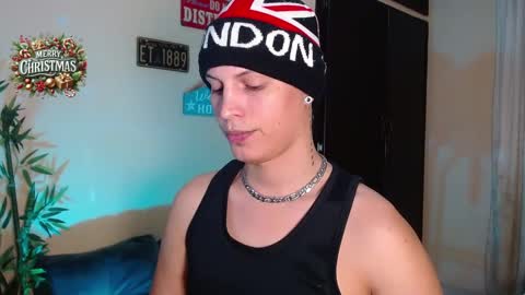 Snapshot of david_neill chatting on December 29, 4:59 am David Neill online show from December 29, 4:59 am