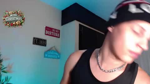 Snapshot of david_neill chatting on December 29, 8:00 am David Neill online show from December 29, 8:00 am