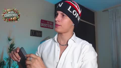 Snapshot of david_neill chatting on December 29, 8:48 pm David Neill online show from December 29, 8:48 pm