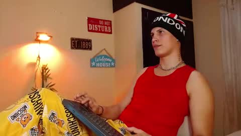 Snapshot of david_neill chatting on January 9, 3:47 am David Neill online show from January 9, 3:47 am