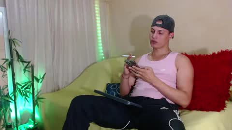 Snapshot of david_neill chatting on September 20, 10:00 pm David Neill online show from September 20, 10:00 pm