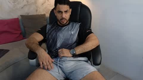 JF oliveira online show from February 7, 12:50 pm