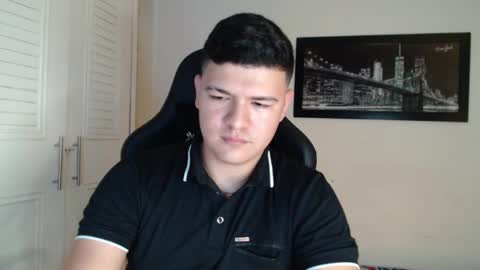 Snapshot of david_smit_ chatting on December 13, 4:22 am david smit online show from December 13, 4:22 am