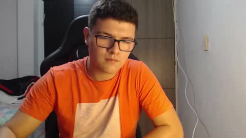 Snapshot of david_smit_ chatting on February 27, 8:20 pm david smit online show from February 27, 8:20 pm