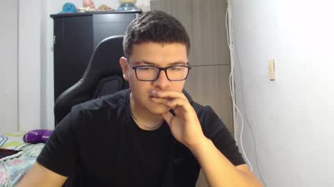 Snapshot of david_smit_ chatting on February 28, 3:26 pm david smit online show from February 28, 3:26 pm