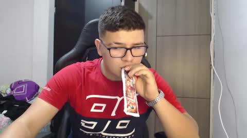 Snapshot of david_smit_ chatting on March 2, 7:45 pm david smit online show from March 2, 7:45 pm