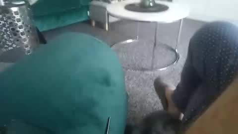 davidf75 online show from December 2, 9:36 am