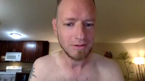 Snapshot of davidwilcox1982 chatting on October 2, 3:02 am Dave online show from October 2, 3:02 am