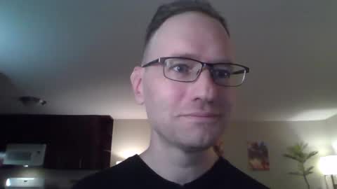 Snapshot of davidwilcox1982 chatting on December 17, 11:33 pm Dave online show from December 17, 11:33 pm