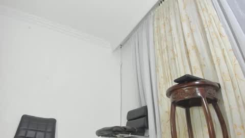 Snapshot of day_alexa chatting on November 16, 1:39 pm Day Alexa online show from November 16, 1:39 pm