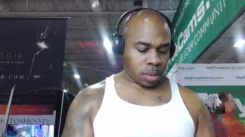 Snapshot of dcrush76 chatting on December 7, 10:17 pm DCrush online show from December 7, 10:17 pm