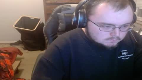 Snapshot of deadfax234 chatting on December 4, 1:48 am deadfax234 online show from December 4, 1:48 am