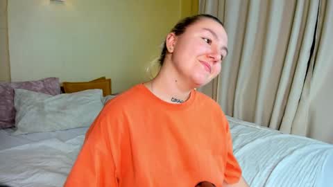 Debbie Mon Tue Fri Sun Sat GMT 3 1000am - 0400pm  online show from December 7, 8:05 pm