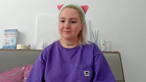 Debbie Mon Tue Fri Sun Sat GMT 3 1000am - 0400pm  online show from February 12, 11:41 pm