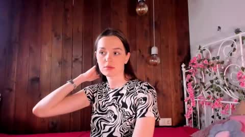 Annie online show from October 26, 6:25 pm