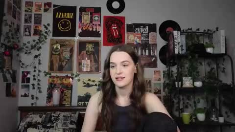 Annie online show from October 30, 7:14 pm