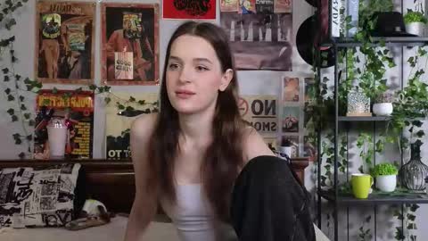 Annie online show from October 31, 6:20 pm