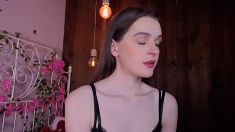 Annie online show from November 25, 7:36 pm