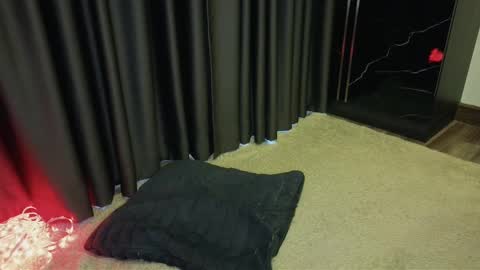 deedeedoll online show from February 21, 1:22 am