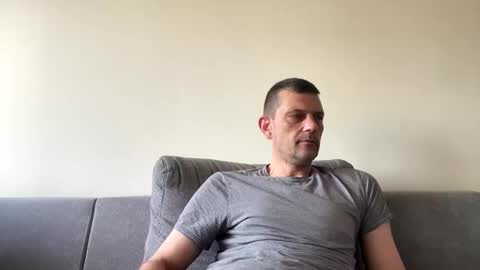 Defloy online show from November 16, 9:15 am