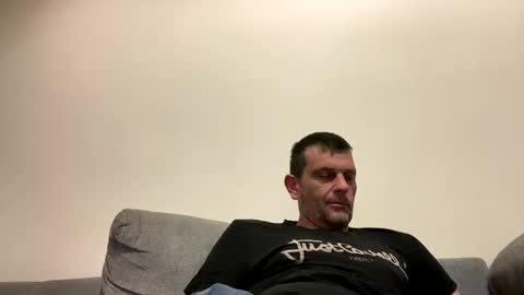 Defloy online show from December 1, 8:03 pm