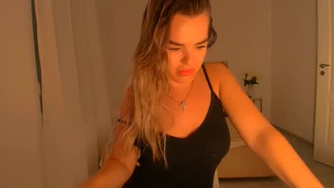 Snapshot of deliadelicious chatting on September 10, 8:25 am deliadelicious online show from September 10, 8:25 am