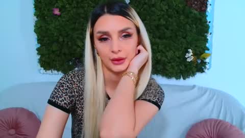 deliciaalove online show from December 2, 7:20 pm