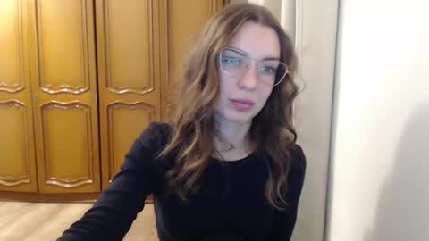 Aurora online show from November 14, 6:45 am