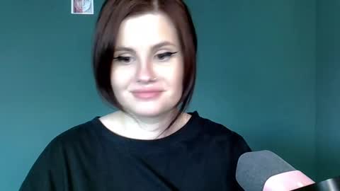 dellacrush_ online show from February 24, 5:09 pm