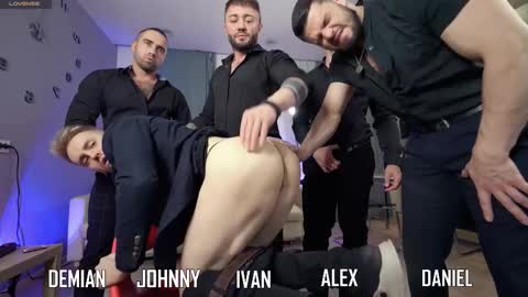 Snapshot of demianblake chatting on October 5, 3:32 pm demianblake online show from October 5, 3:32 pm