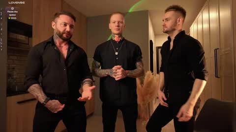 Snapshot of demianblake chatting on October 18, 3:57 pm demianblake online show from October 18, 3:57 pm