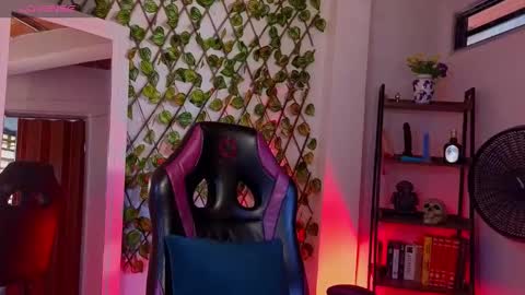 DEMI online show from March 7, 7:49 pm