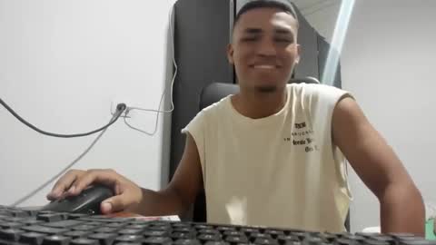 Snapshot of demol_latin chatting on December 3, 2:16 pm MASTER DAV online show from December 3, 2:16 pm