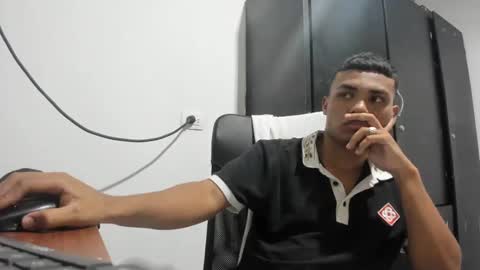 Snapshot of demol_latin chatting on December 5, 7:27 am MASTER DAV online show from December 5, 7:27 am