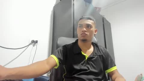 Snapshot of demol_latin chatting on December 6, 12:02 am MASTER DAV online show from December 6, 12:02 am