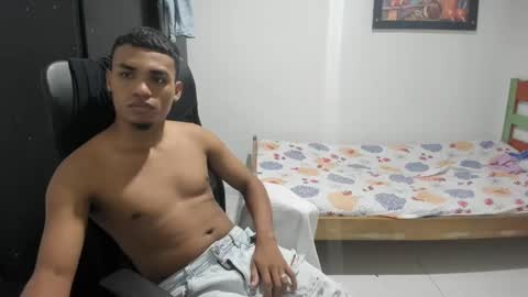 Snapshot of demol_latin chatting on December 19, 12:01 pm MASTER DAV online show from December 19, 12:01 pm