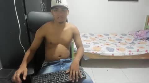 Snapshot of demol_latin chatting on December 22, 4:50 am MASTER DAV online show from December 22, 4:50 am