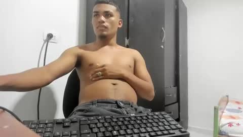 Snapshot of demol_latin chatting on December 26, 5:40 pm MASTER DAV online show from December 26, 5:40 pm