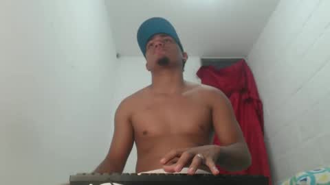 Snapshot of demol_latin chatting on February 18, 11:19 pm MASTER DAV online show from February 18, 11:19 pm