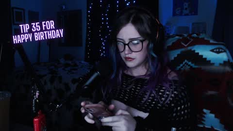 Snapshot of demongf chatting on December 9, 4:12 am Demoness Mina online show from December 9, 4:12 am