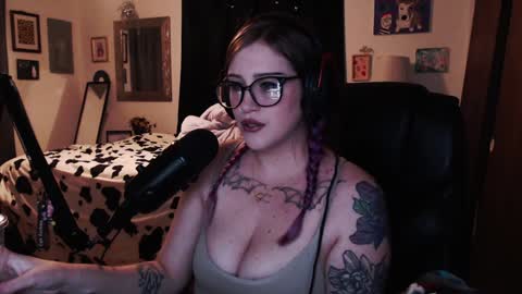 Snapshot of demongf chatting on December 14, 2:34 am Demoness Mina online show from December 14, 2:34 am