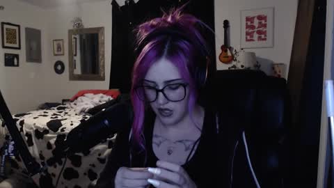 Snapshot of demongf chatting on February 12, 4:54 am Demoness Mina online show from February 12, 4:54 am