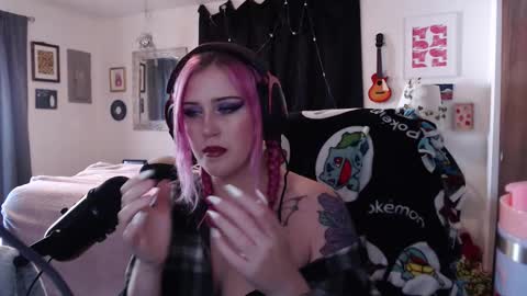 Snapshot of demongf chatting on March 11, 9:15 pm Demoness Mina online show from March 11, 9:15 pm