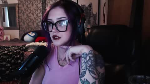 Snapshot of demongf chatting on October 18, 8:31 pm Demoness Mina online show from October 18, 8:31 pm