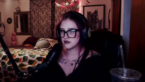 Snapshot of demongf chatting on November 1, 11:18 pm Demoness Mina online show from November 1, 11:18 pm